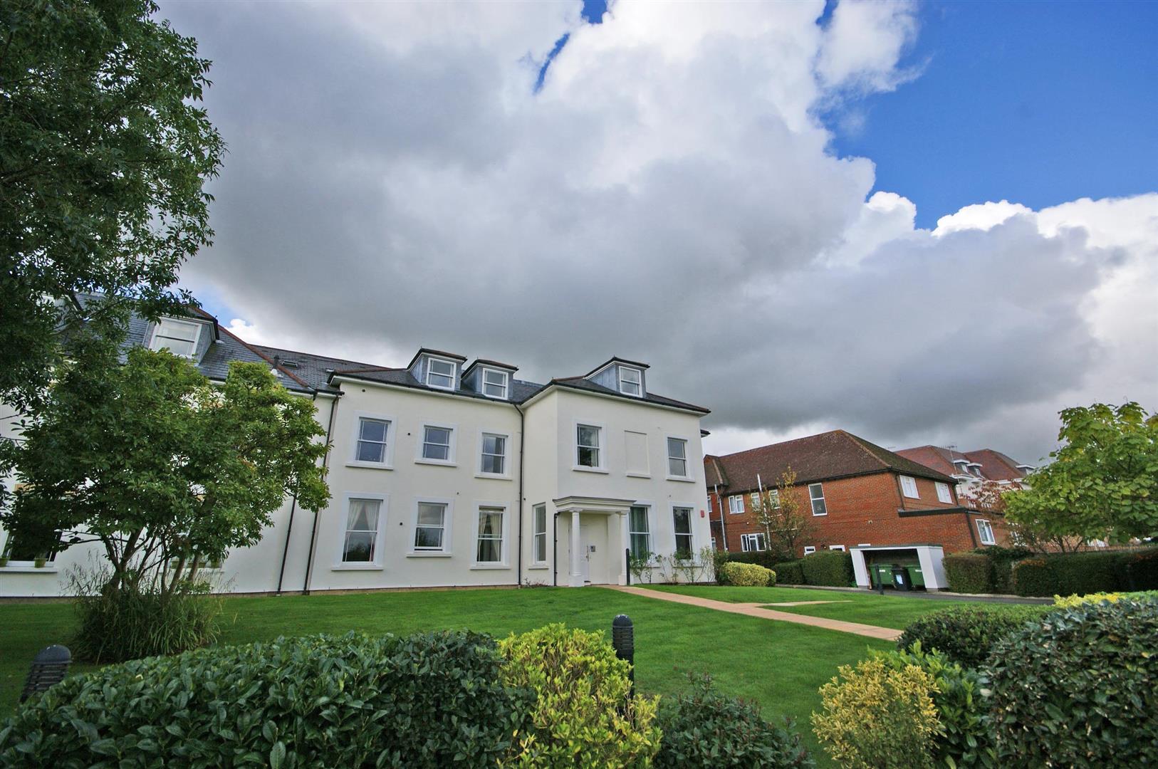 Ladbroke Road, Redhill, RH1 , 2 bed, Type unknown, RH1 1LB, £307,500